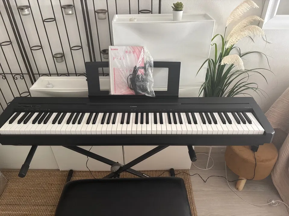 Piano - Image 1 of 4