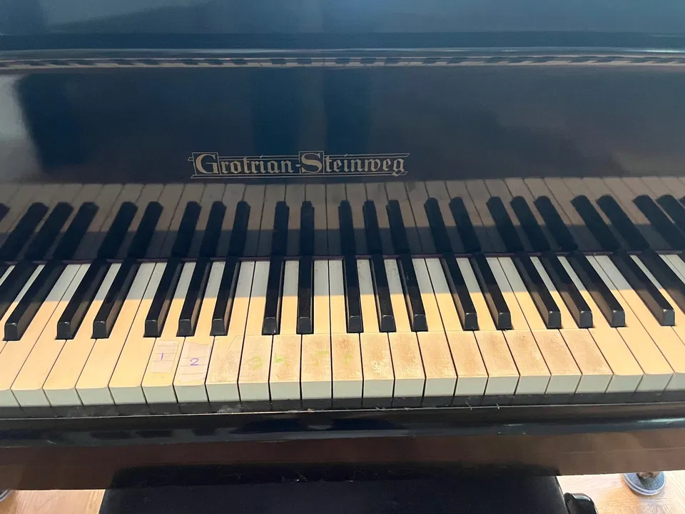 Fortepian Grotrian Steinweg z 1940 roku, model 160 - Zdjęcie 2 z 6