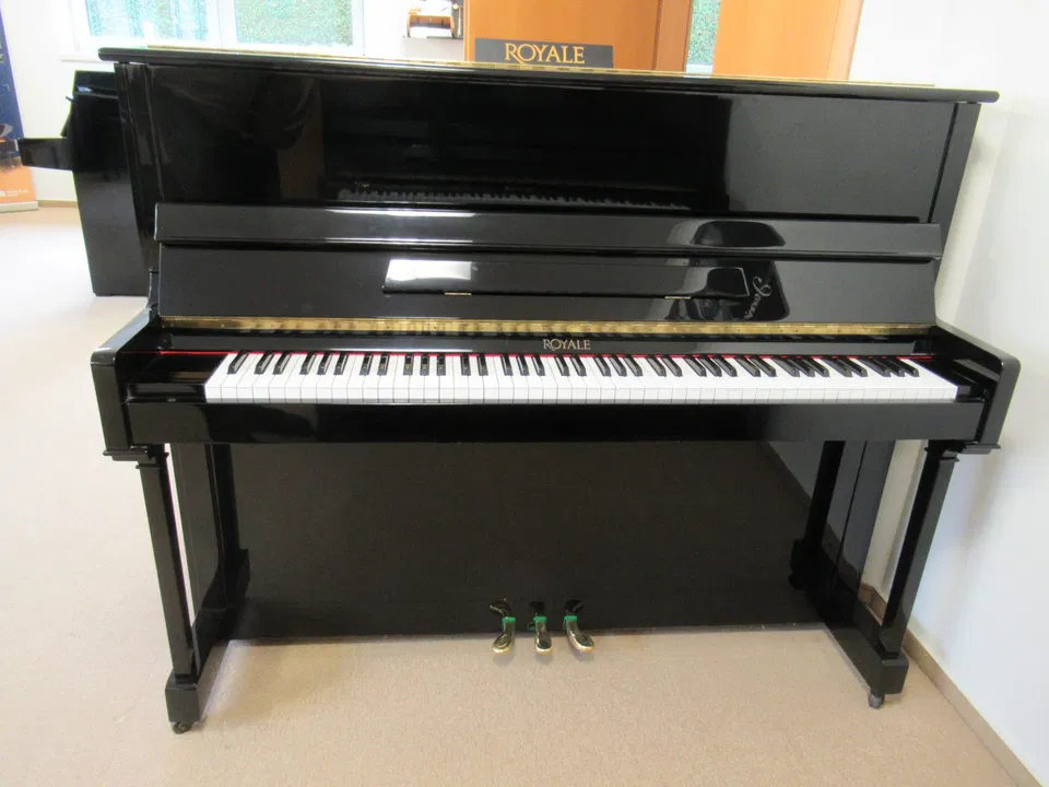 Piano d'occasion ROYALE modèle DU-21 G noir poli - Image 2 sur 16