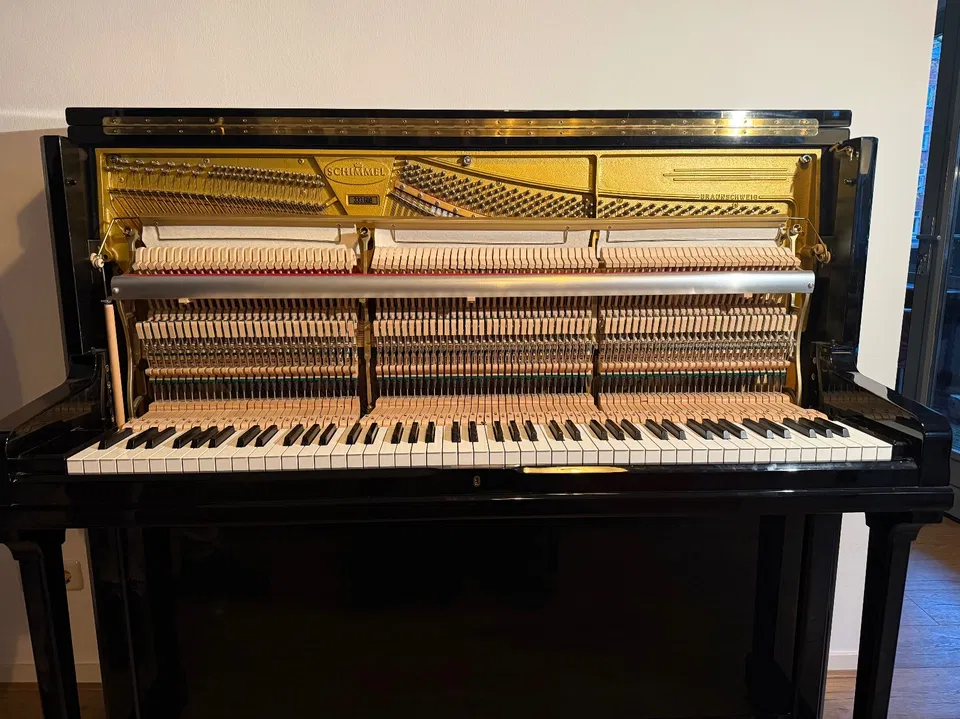 Schimmel Classic 130 czarny wysoki połysk - Zdjęcie 6 z 6
