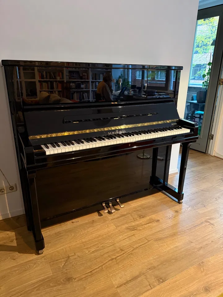 Schimmel Classic 130 czarny wysoki połysk - Zdjęcie 1 z 6