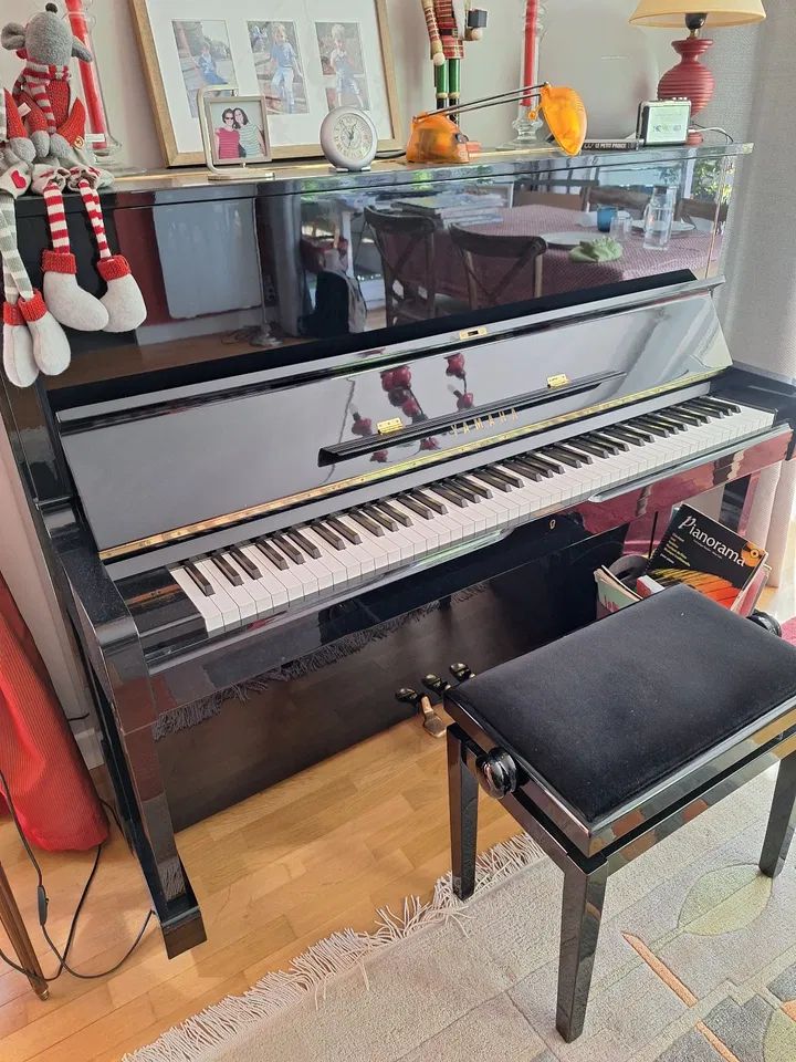 Yamaha U1 Klavier - Bild 1 von 6